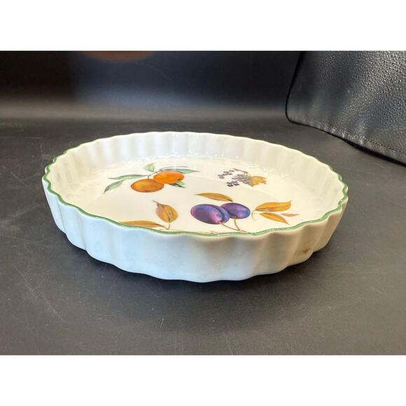 Royal Worcester Evesham flan dish - made in England -approx 9"diameter - Picture 1 of 7
